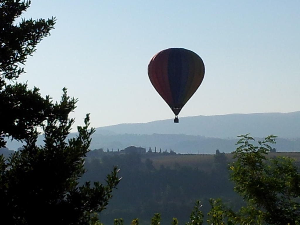 Agriturismo La Torraccia Тоди Экстерьер фото
