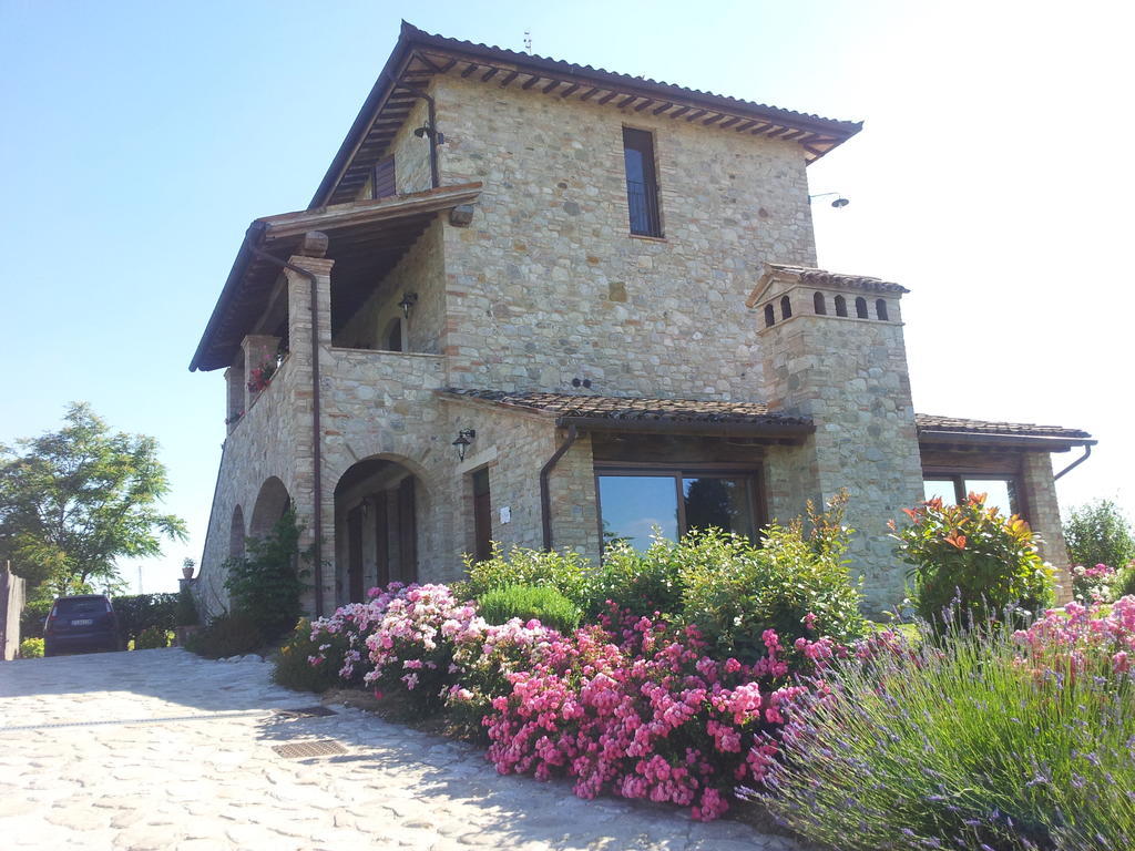 Agriturismo La Torraccia Тоди Экстерьер фото