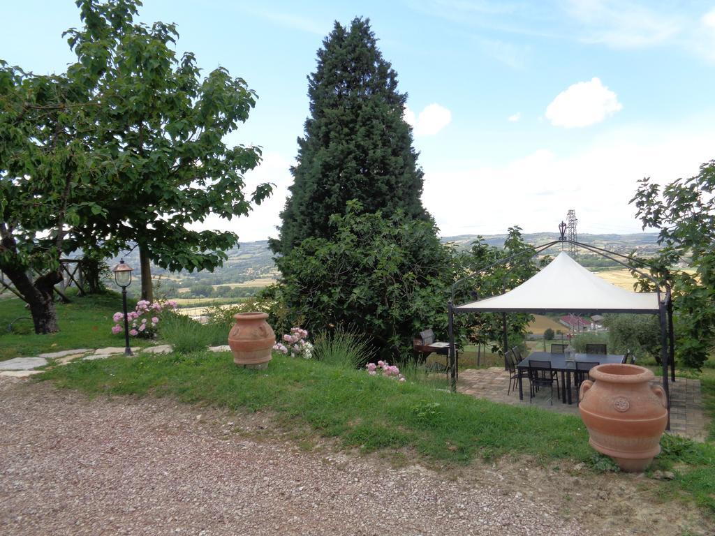 Agriturismo La Torraccia Тоди Экстерьер фото