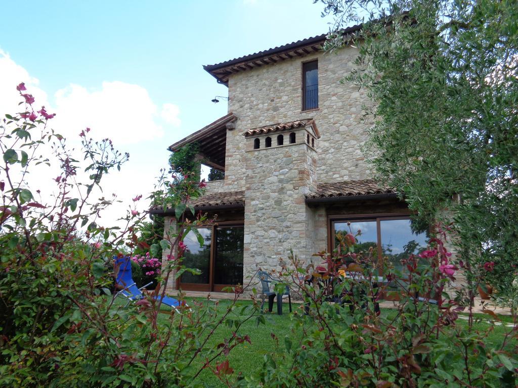 Agriturismo La Torraccia Тоди Экстерьер фото