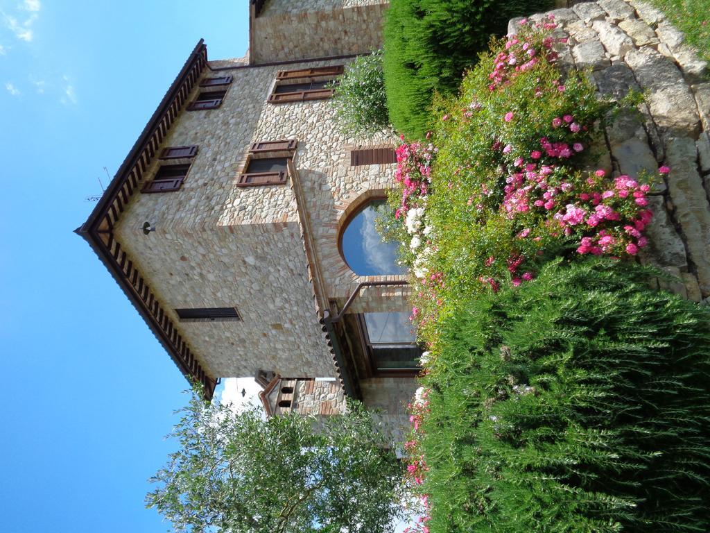 Agriturismo La Torraccia Тоди Экстерьер фото