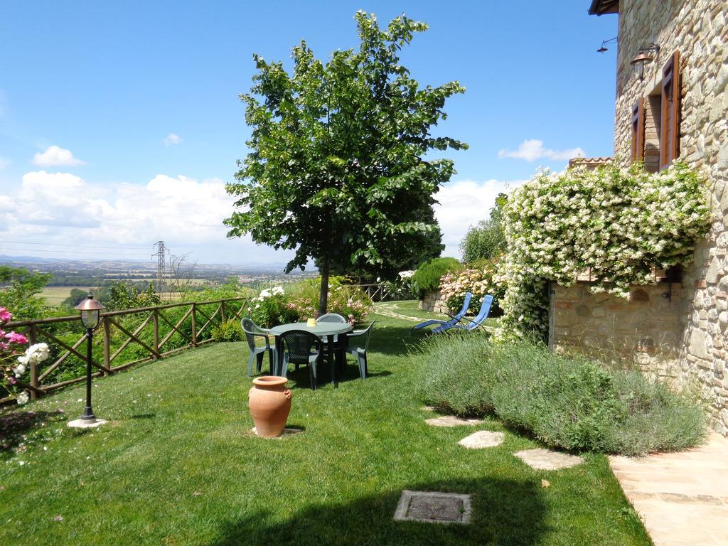 Agriturismo La Torraccia Тоди Экстерьер фото