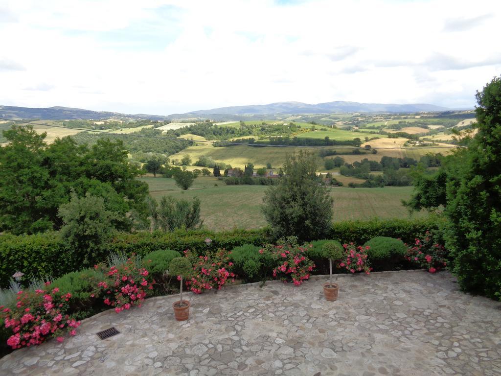 Agriturismo La Torraccia Тоди Экстерьер фото