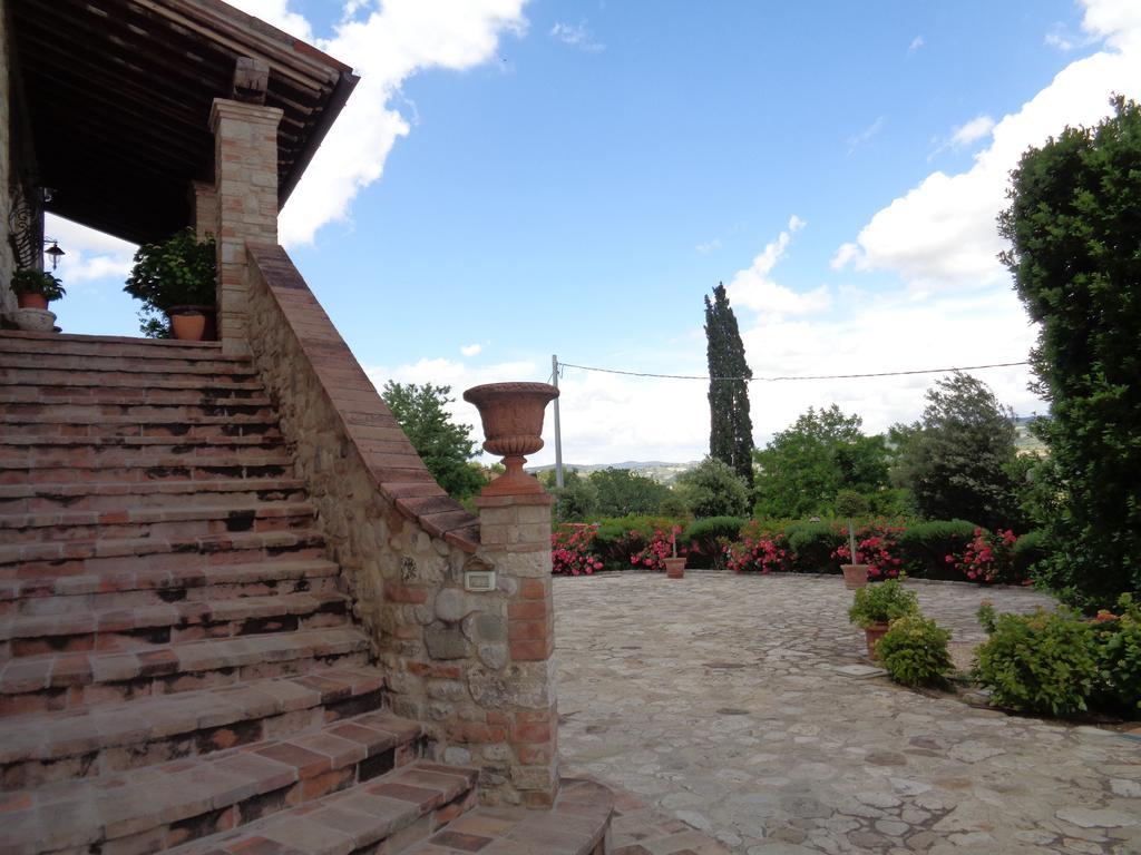 Agriturismo La Torraccia Тоди Экстерьер фото