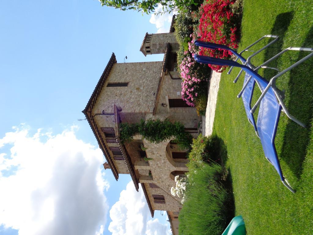 Agriturismo La Torraccia Тоди Экстерьер фото